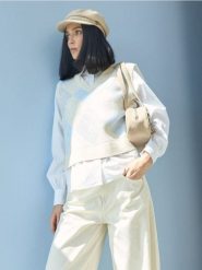 Sweter z koszulą z domieszką wełny - wielobarwny. Koszule damskie Sinsay, l, bez wzorów, z wełny, bez kołnierzyka, bez ramiączek. Za 69.99 zł.