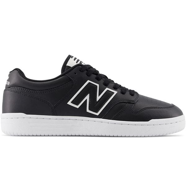 Buty unisex New Balance BB480LBT – czarne. Czarne buty sportowe męskie New Balance, bez wzorów, z dresówki, bez zapięcia, trekkingowe. Za 249.99 zł.