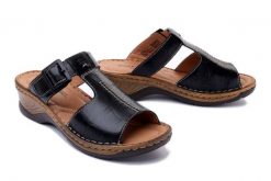 JOSEF SEIBEL 56687 61 000 Catalonia 87 schwarz, klapki damskie. Czarne klapki damskie Josef Seibel, na lato, bez wzorów, ze skóry, bez obcasa, bez zapięcia. Za 299.90 zł.