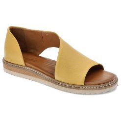 Żółte Sandały Artiker Wygodne Skórzane Buty. Żółte sandały damskie Artiker, bez wzorów, ze skóry, z otwartym noskiem, bez obcasa, bez zapięcia. Za 279.00 zł.