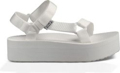 Teva Sandały damskie Flatform Universal Białe r. 37. Białe sandały damskie Teva, bez wzorów, bez obcasa, bez zapięcia. Za 244.17 zł.
