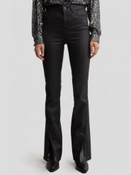 Jeansy damskie bootcut z rozcięciami woskowane czarne Blake 924. Czarne jeansy damskie BIG STAR, bez wzorów, z jeansu, retro. W wyprzedaży za 219.99 zł.