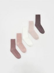 Bawełniane skarpetki 5 pack - pastelowy róż. Czerwone skarpetki damskie Reserved, bez wzorów, z bawełny. W wyprzedaży za 32.99 zł.