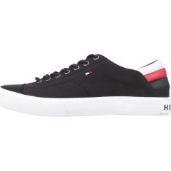 Tommy Hilfiger Tenisówki Czarny. Czarne trampki męskie Tommy Hilfiger, bez wzorów, z materiału, bez zapięcia. Za 378.95 zł.
