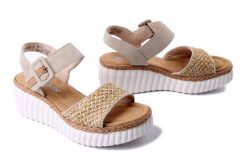 RIEKER 69176-62 beige, sandały damskie. Brązowe sandały damskie Rieker, bez wzorów, bez obcasa, na koturnie, bez zapięcia. Za 263.92 zł.