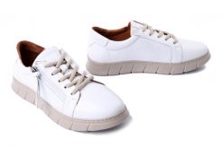 MANITU 850145-03 weiss, półbuty damskie. Białe półbuty damskie Manitu, bez wzorów, ze skóry, bez obcasa, bez zapięcia. Za 258.93 zł.