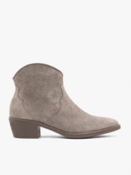 Szare botki kowbojki ze skóry welurowej. Szare botki damskie Ryłko, bez wzorów, ze skóry, eleganckie, za kostkę, bez obcasa, na obcasie, bez zapięcia. Za 449.99 zł.