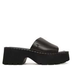 Klapki Tamaris. Czarne klapki damskie Tamaris, bez wzorów, bez obcasa, bez zapięcia. Za 329.99 zł.