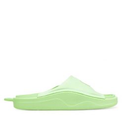 Klapki adidas. Zielone klapki damskie Adidas, bez wzorów, sportowe, bez obcasa, bez zapięcia. Za 277.99 zł.