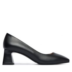 Czółenka Pollini. Czarne czółenka damskie Pollini, bez wzorów, bez obcasa, bez zapięcia. Za 1,439.00 zł.