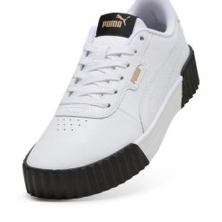Buty sportowe Puma Carina 3.0. Białe obuwie sportowe damskie Puma, bez wzorów, ze skóry ekologicznej, bez zapięcia, trekkingowe. Za 390.00 zł.
