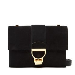 Torebka Coccinelle. Czarne listonoszki damskie Coccinelle, bez wzorów, bez dodatków. Za 1,449.00 zł.