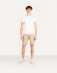 Pepe Jeans Szorty "Miles Short Icon" | PM800849 | Miles Short Icon | Mężczyzna | Beżowy. Brązowe szorty męskie Pepe Jeans, bez wzorów, z bawełny. W wyprzedaży za 149.00 zł.