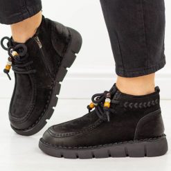 Czarne skórzane botki damskie Cambell 98342. Czarne botki damskie Cambell, na jesień, bez wzorów, z dzianiny, eleganckie, z okrągłym noskiem, bez obcasa, bez zapięcia. Za 339.00 zł.