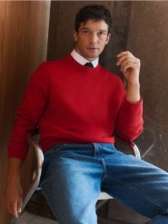 Bawełniany sweter - czerwony. Czerwone swetry męskie Reserved, l, bez wzorów, z bawełny, bez kołnierzyka, bez ramiączek. Za 139.99 zł.