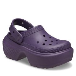 Klapki Crocs. Fioletowe klapki damskie Crocs, bez wzorów, bez obcasa, bez zapięcia. Za 229.99 zł.