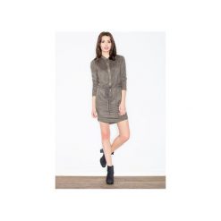 Sukienka M454 Oliwka. Zielone sukienki damskie Figl, l, bez wzorów, z zamszu, bez kołnierzyka, bez ramiączek. Za 149.00 zł.