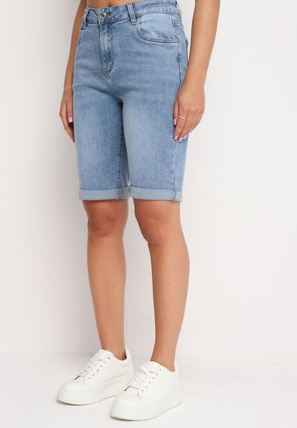 Niebieskie Jeansowe Szorty z Wysokim Stanem i Bawełną Ozdobione Przetarciami Nelixa. Niebieskie szorty damskie Born2be, bez wzorów, z bawełny, z podwyższonym stanem. Za 59.99 zł.