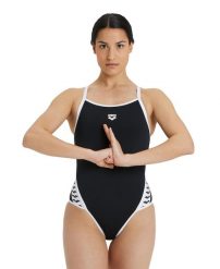 Strój Kąpielowy damski Arena Icons Super Fly Back Solid. Białe stroje kąpielowe damskie ARENA, bez wzorów, z elastanu. Za 149.99 zł.