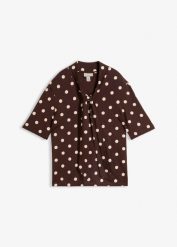 Bluzka z krawatką. Fioletowe bluzki damskie bonprix, bez wzorów, eleganckie, bez kołnierzyka, bez ramiączek. Za 79.99 zł.