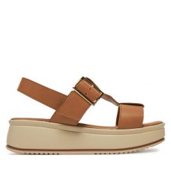 Sandały Lasocki. Brązowe sandały damskie Lasocki, bez wzorów, bez obcasa, na koturnie, bez zapięcia. Za 135.99 zł.