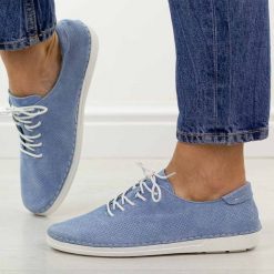 Niebieskie ażurowe skórzane półbuty damskie S.Barski 7080. Niebieskie półbuty damskie S.BARSKI, na jesień, w ażurowe wzory, z jeansu, casualowe, bez obcasa, na płaskiej podeszwie, bez zapięcia. Za 249.00 zł.