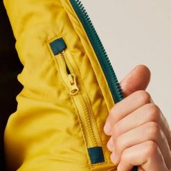 Kurtka z kapturem Dare 2B Torrek. Niebieskie kurtki sportowe męskie Dare 2B, m, bez wzorów, z materiału, z kapturem, narciarskie. Za 345.00 zł.