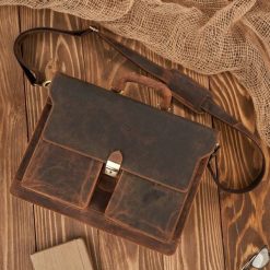 Torba męska na ramię skórzana do pracy aktówka na dokumenty i laptopa brązowa vintage Paolo Peruzzi T-122-HBR. Brązowe torby na laptopa damskie bez wzorów, z materiału. Za 529.00 zł.