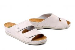 DR. BRINKMANN 700777-08 beige, klapki damskie. Brązowe klapki damskie Dr. Brinkmann, na lato, bez wzorów, ze skóry, bez obcasa, bez zapięcia. Za 195.42 zł.