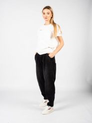 Guess Jeansy "Andrea" | W2BA29 D4QD1 | Kobieta | Czarny. Czarne jeansy damskie Guess, z aplikacjami, z bawełny, z podwyższonym stanem. W wyprzedaży za 349.00 zł.