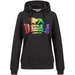 Bluza damska z kapturem Lonsdale Ramelton. Czarne bluzy damskie Lonsdale, s, z aplikacjami, z bawełny, eleganckie, bez ramiączek, z kapturem. Za 263.50 zł.