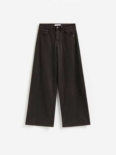 Jeansy wide leg soft - brązowy. Brązowe jeansy damskie Reserved, bez wzorów, z bawełny. Za 139.99 zł.