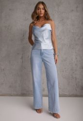 Jasnoniebieskie Bawełniane Jeansy High Waist Wide Leg Heltora. Niebieskie jeansy damskie Renee, bez wzorów, z bawełny, klasyczne, z podwyższonym stanem, krótkie. Za 109.99 zł.