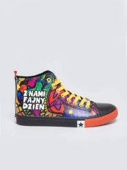 Trampki wysokie ze skóry ekologicznej z nadrukiem WOśP czarne TT174402 906. Czarne trampki i tenisówki damskie BIG STAR, bez wzorów, z gumy, bez zapięcia. Za 169.99 zł.