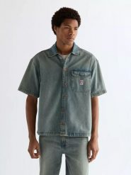 MESKA KOSZULA WRANGLER SS OVERSHIRT CANYON SHADE 112378122. Koszule męskie Wrangler, xl, bez wzorów, bez kołnierzyka, bez ramiączek. Za 149.99 zł.