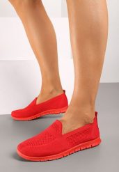 Czerwone Tenisówki Dubost. Czerwone trampki i tenisówki damskie Born2be, bez wzorów, bez zapięcia. Za 39.99 zł.