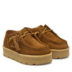 Śniegowce Clarks. Brązowe śniegowce damskie Clarks, bez zapięcia. Za 479.99 zł.