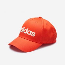 Czapka z daszkiem ADIDAS. Białe czapki damskie Adidas, bez wzorów, z bawełny, eleganckie. W wyprzedaży za 49.99 zł.