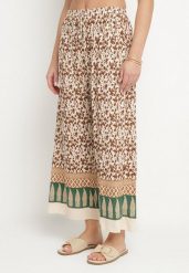 Brązowe Bawełniane Spodnie z Wysokim Stanem o Długości 7/8 ze Wzorem Boho Lisavinea. Brązowe spodnie materiałowe damskie Born2be, z aplikacjami, z bawełny, boho, z podwyższonym stanem. Za 29.99 zł.