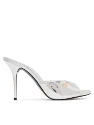 LOVE MOSCHINO Klapki JA28209G0OJE090B Srebrny. Szare klapki damskie Love Moschino, bez wzorów, ze skóry, bez obcasa, bez zapięcia. Za 859.99 zł.