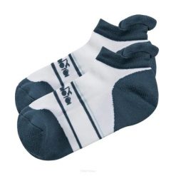 Skarpety tenisowe Diadora Socks Court. Białe skarpetki damskie Diadora, bez wzorów, z elastanu. Za 42.99 zł.