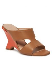 Pinko Klapki Darly 06 SD0043 P001 Beżowy. Brązowe klapki damskie Pinko, bez wzorów, ze skóry, bez obcasa, bez zapięcia. Za 1,139.00 zł.