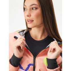 Damska kurtka softshellowa bez ocieplenia elastyczna Basic, morelowy, Fantazie. Brązowe kurtki sportowe damskie UNUO, na jesień, xs, bez wzorów, z softshellu, bez ramiączek, bez kaptura, trekkingowe. Za 302.00 zł.