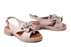 BOCCATO 0158-202.T25 powder, sandały damskie. Brązowe sandały damskie Boccato, bez wzorów, ze skóry, bez obcasa, na obcasie, bez zapięcia. Za 259.90 zł.