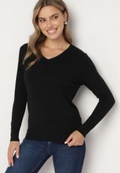 Czarny Sweter o Prostym Kroju z Dekoltem w Serek Sinoriel. Czarne swetry nierozpinane damskie Born2be, m, z aplikacjami, z jeansu, bez kołnierzyka, bez ramiączek. Za 44.99 zł.