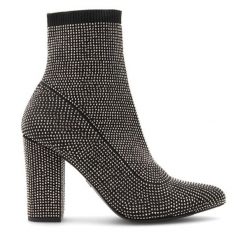 Botki Nine West. Czarne botki damskie Nine West, bez wzorów, bez obcasa, na słupku, bez zapięcia. Za 299.99 zł.
