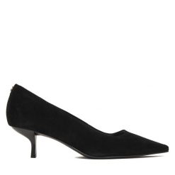 Czółenka Guess. Czarne czółenka damskie Guess, z aplikacjami, bez obcasa, bez zapięcia. Za 679.99 zł.
