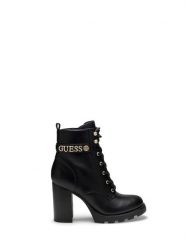 Guess Kozaki 183890 Czarny. Czarne kozaki damskie Guess, z aplikacjami, bez obcasa, na słupku, bez zapięcia. Za 634.99 zł.