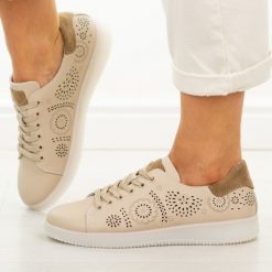 Beżowe skórzane ażurowe półbuty damskie Filippo Dp7681/26. Brązowe półbuty damskie Filippo, na jesień, w ażurowe wzory, z jeansu, klasyczne, z okrągłym noskiem, bez obcasa, na koturnie, bez zapięcia. Za 219.00 zł.