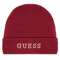 Czapka Guess. Czerwone czapki damskie Guess, na zimę, z aplikacjami. Za 119.99 zł.